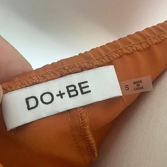 DO+BE Milah Satin Chain Halter Top Size Small in Rust - Picture 7 of 9